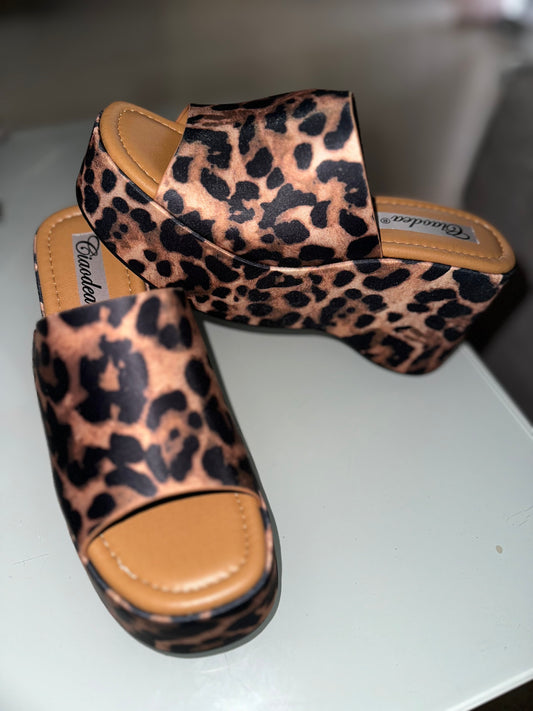 Sandalias leopardo